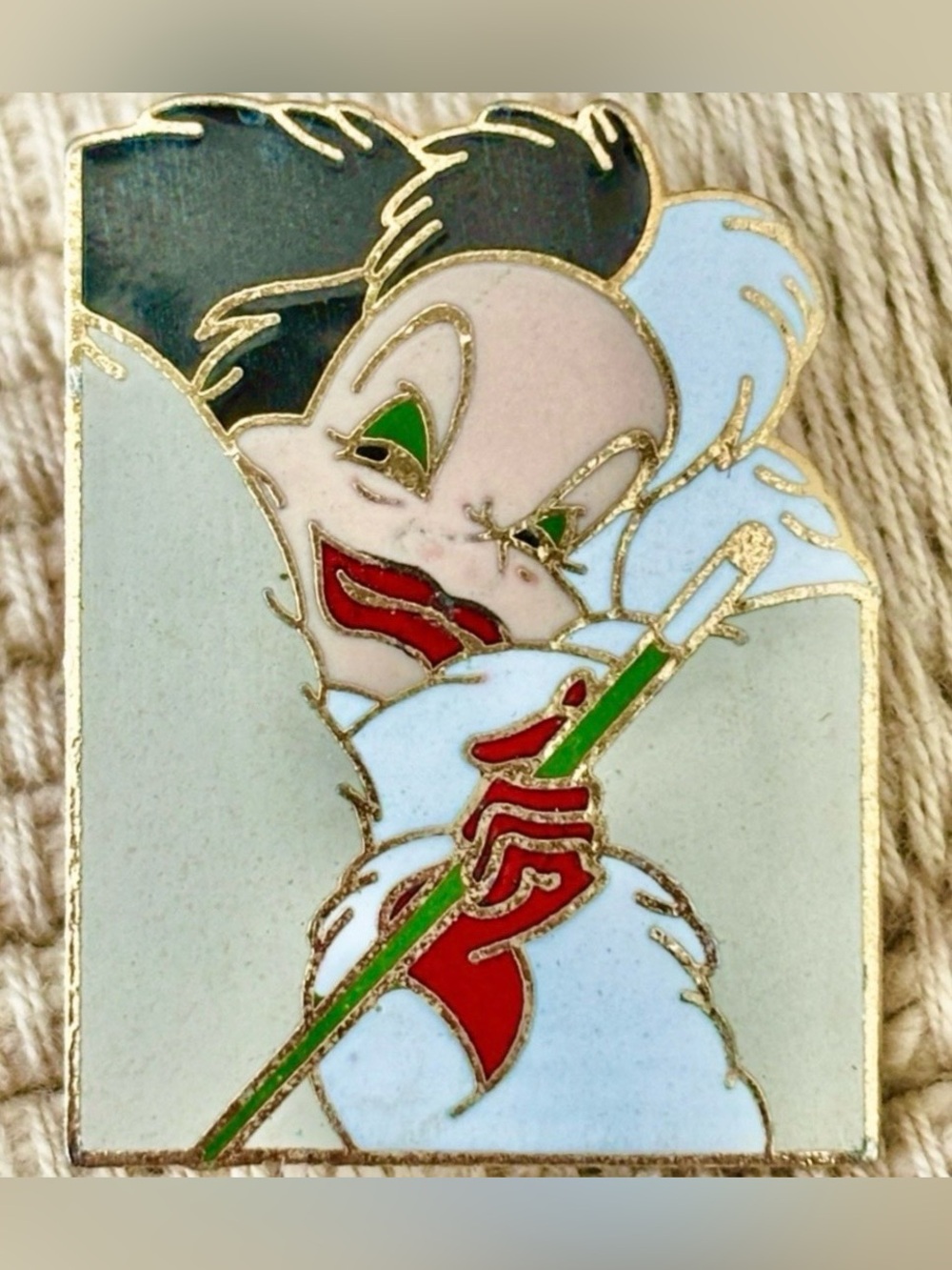 DISNEY Vintage 1990s 101 Dalmatians Cruella de Vil Pin